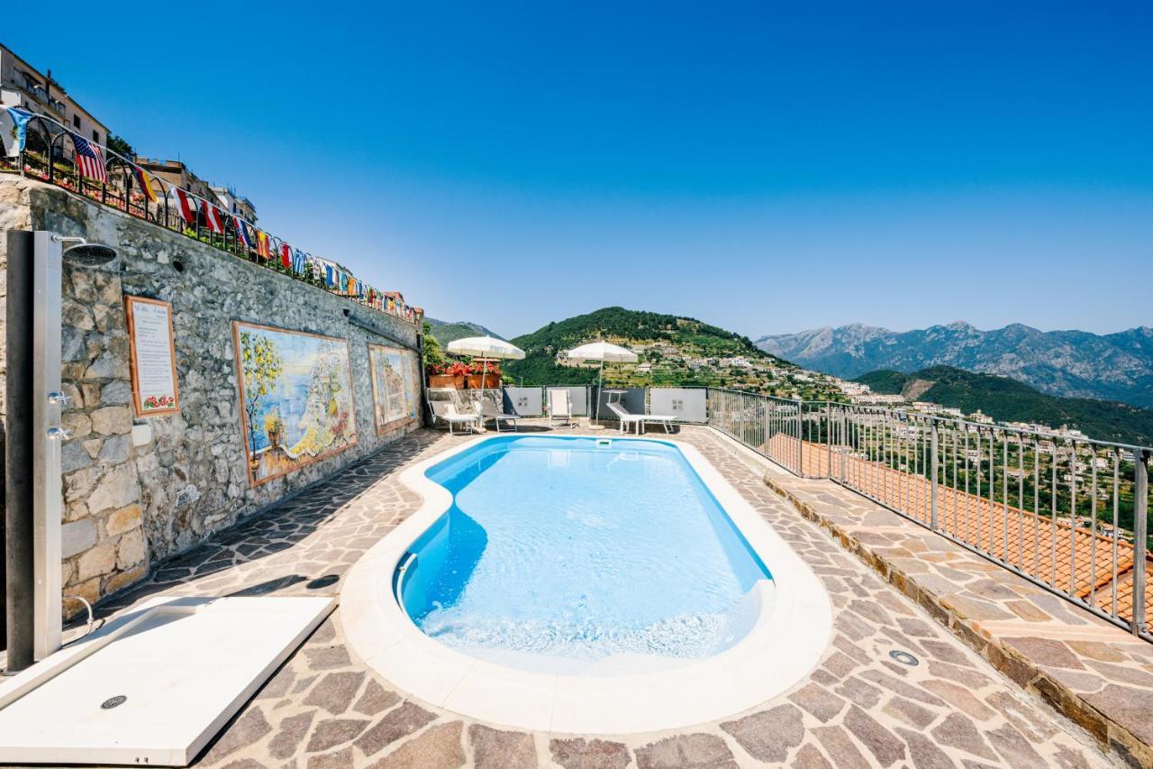 Appartamento Anna In Villa Laura Scala Bagian luar foto