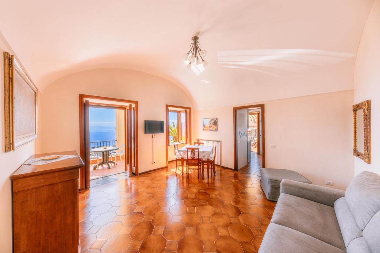 Appartamento Anna In Villa Laura Scala Bagian luar foto