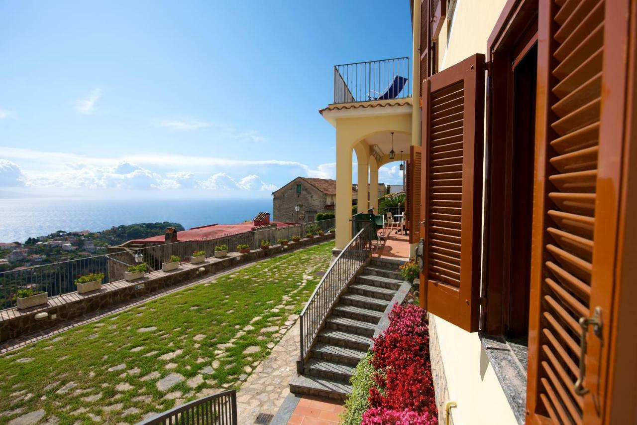 Appartamento Anna In Villa Laura Scala Bagian luar foto